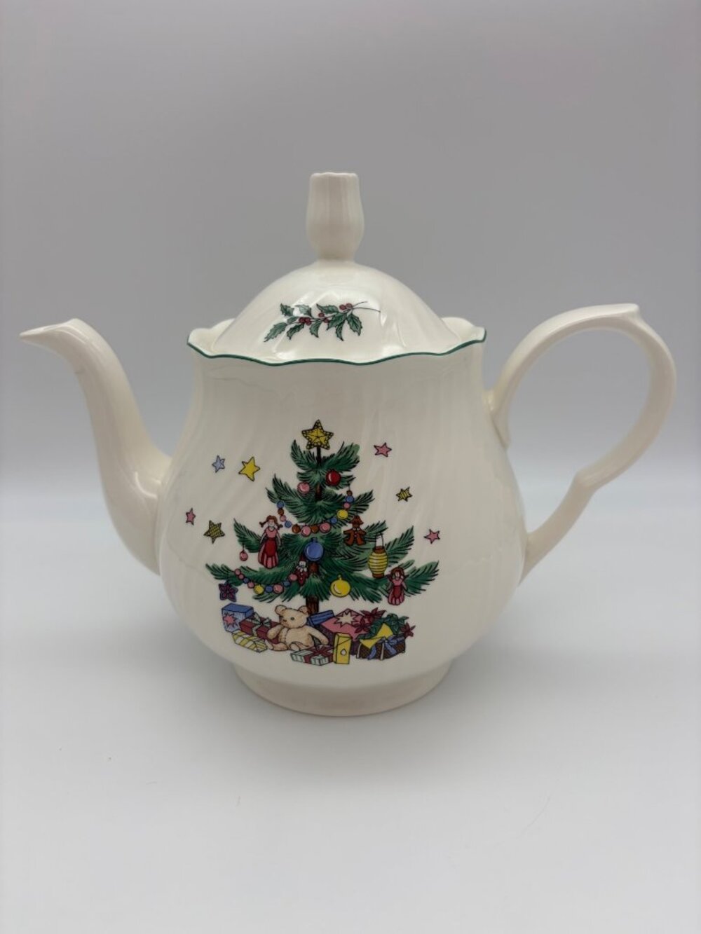Vintage Nikko Happy Holidays Christmas Tree Teapot With Lid Japan Ceramic 7 Inch